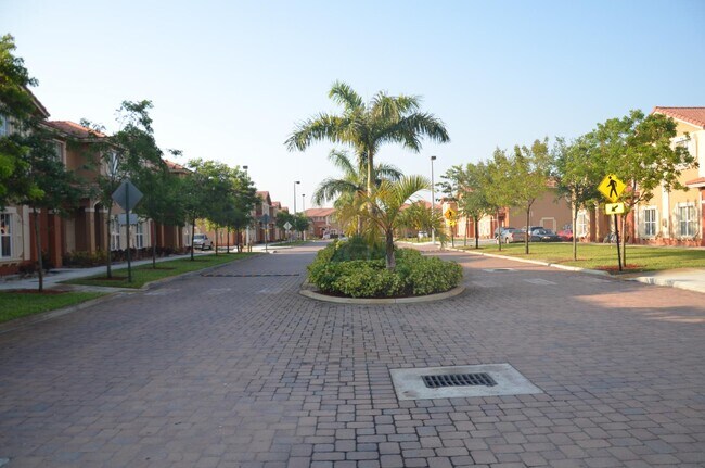 Foto del edificio - 17832 NW 59TH Ave