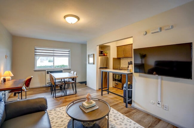 Building Photo - 407 S 94th Pl