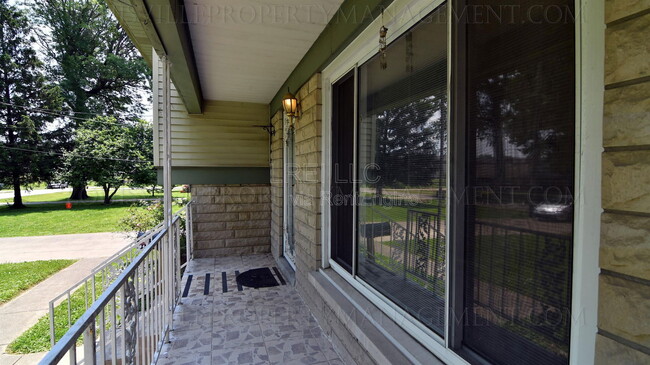 Building Photo - 5122 Braidwood Dr