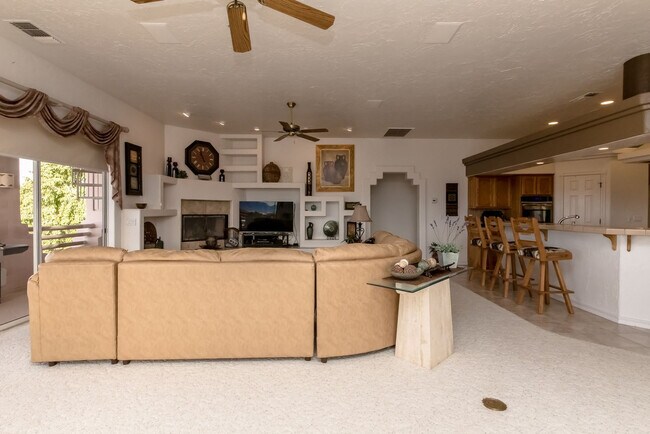 Building Photo - 3611 Vega Ln