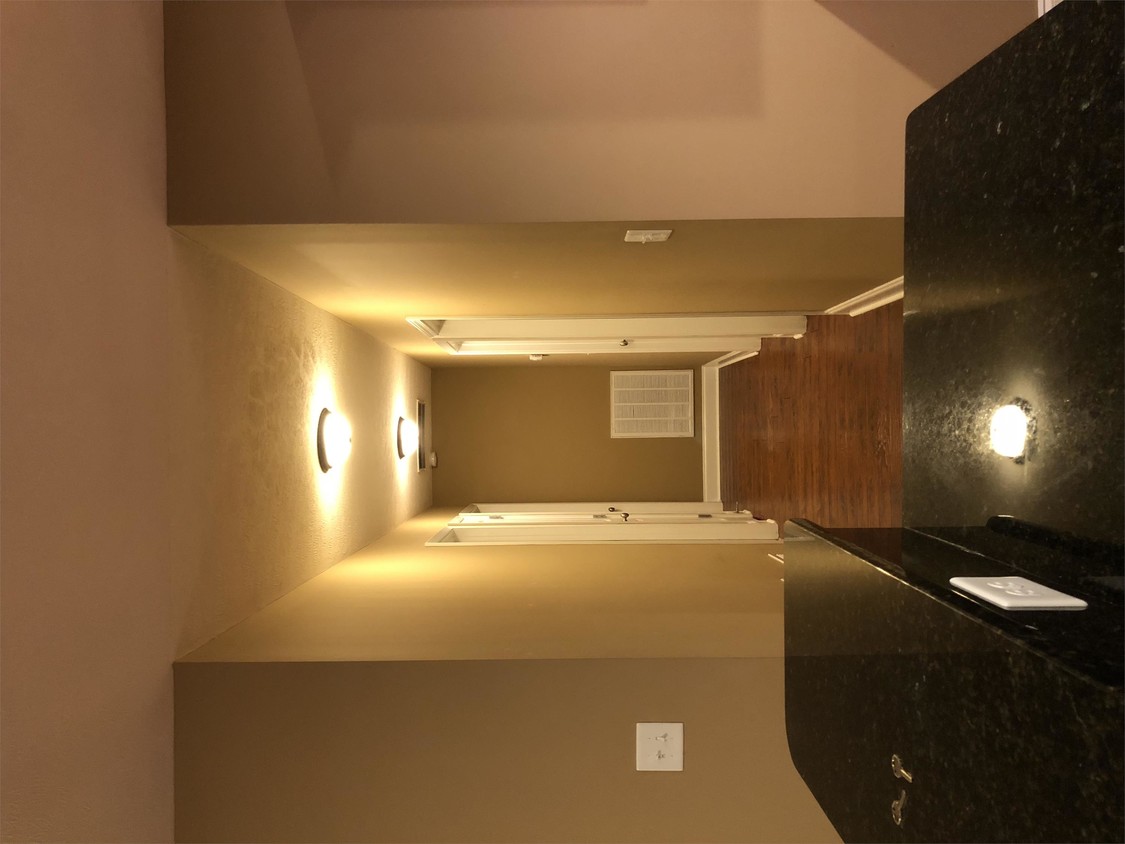 Building Photo - 512 Walnut Creek Dr