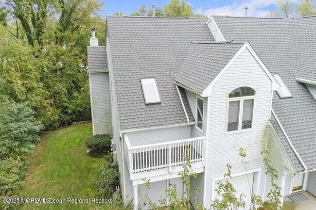 Building Photo - 28 Bayview Ct