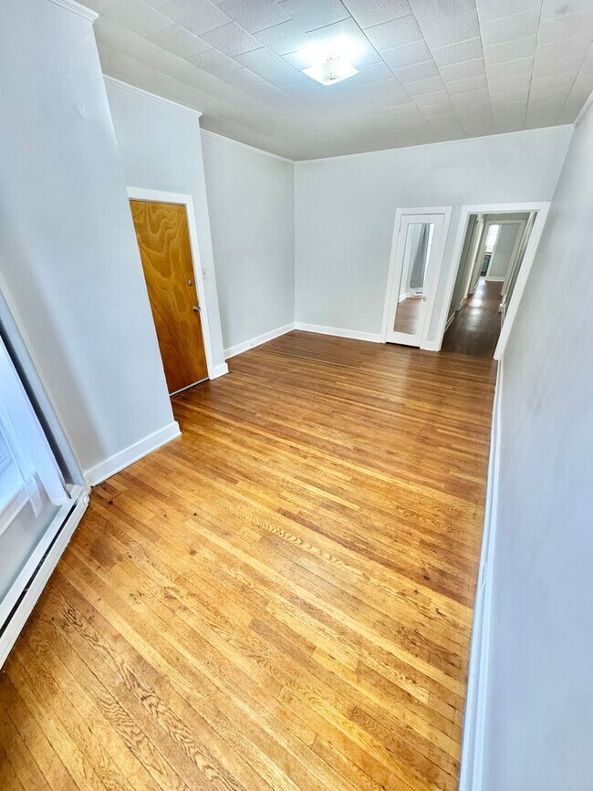 Building Photo - 1103 Linden St