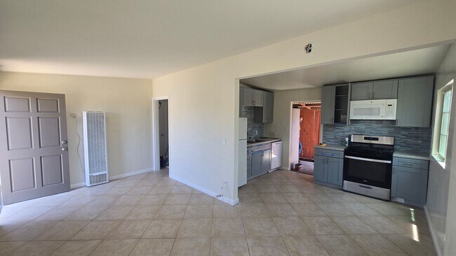 Foto del edificio - 336-338 DAISY AVE