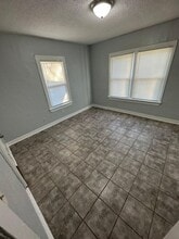 Building Photo - 1359 W 20th St