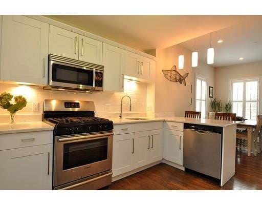 Building Photo - 80 Rutland St