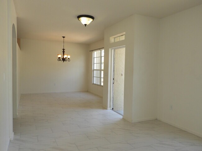 Foto del edificio - 3298 Slama Ave
