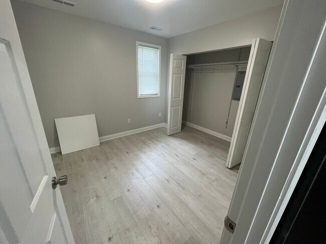 Foto del edificio - 2921 Brown St