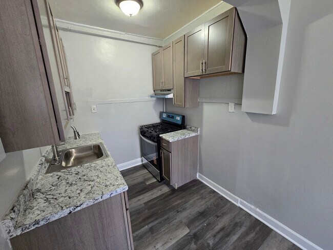 Foto del edificio - 4753 N Monticello Ave