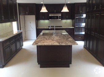 Foto principal - 8228 W 3rd St