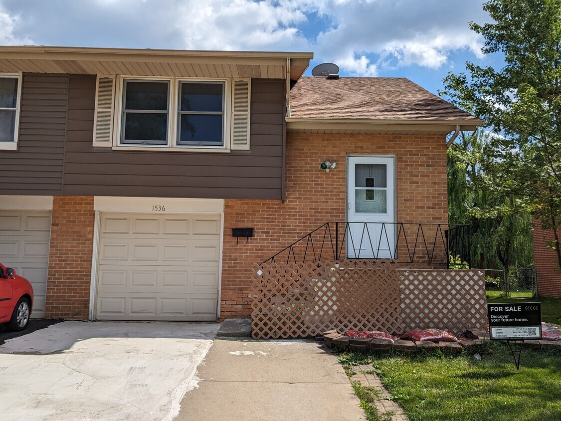 1536 Revere Cir, Schaumburg, IL 60193 Townhome Rentals in Schaumburg