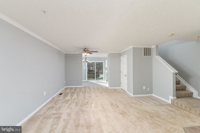 Building Photo - 505 Green Valley Ct
