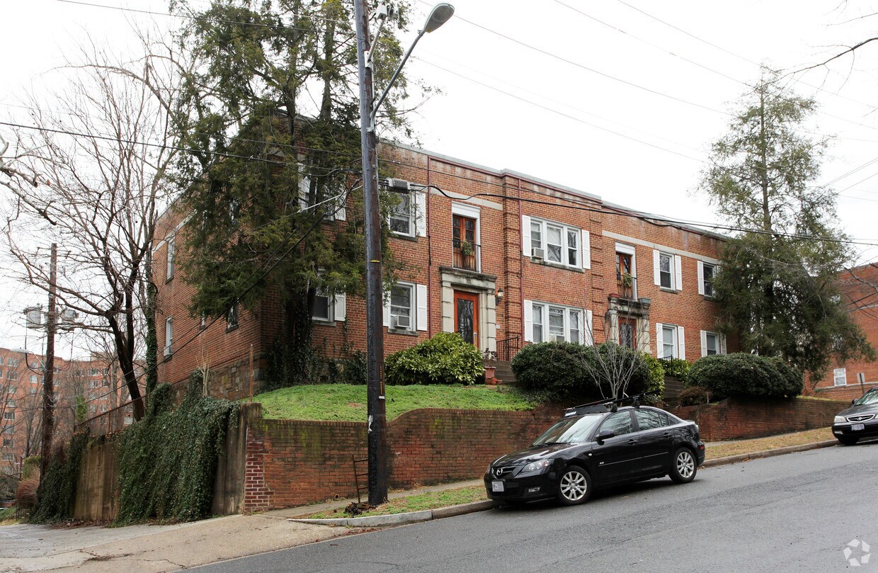 Primary Photo - 4101 Davis Pl NW