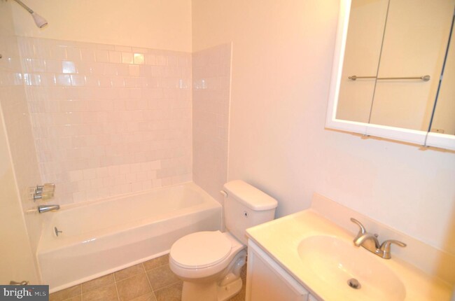 Foto del edificio - 22095 Spring Valley Dr