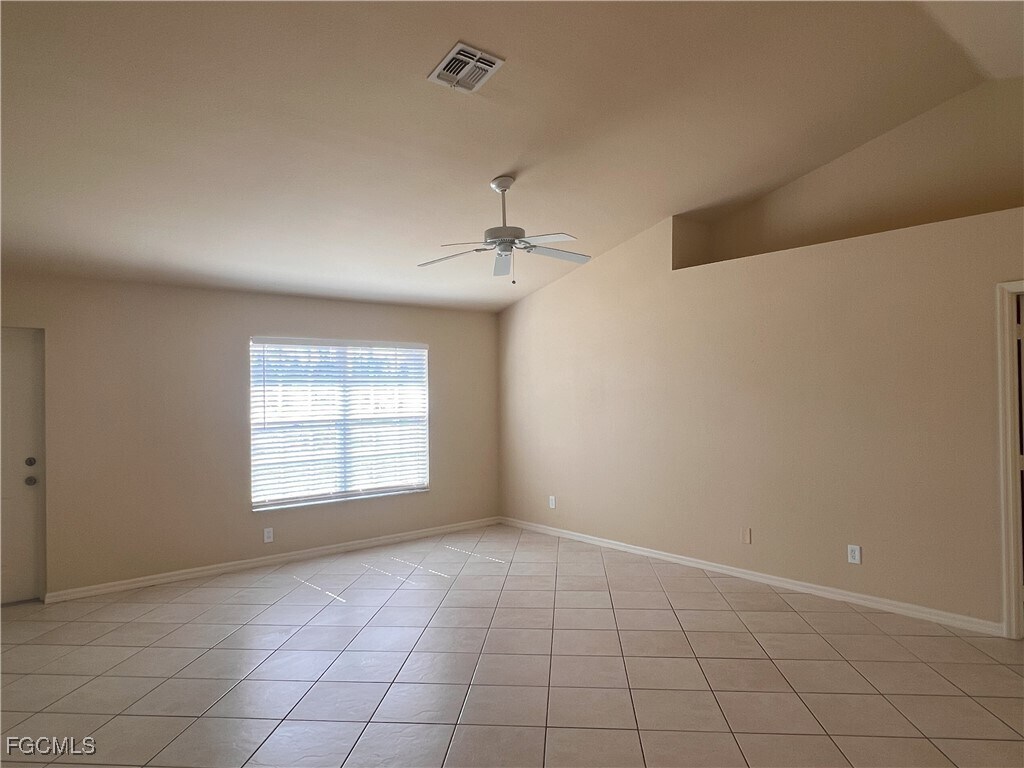 Foto principal - 310 SW 24th Ave
