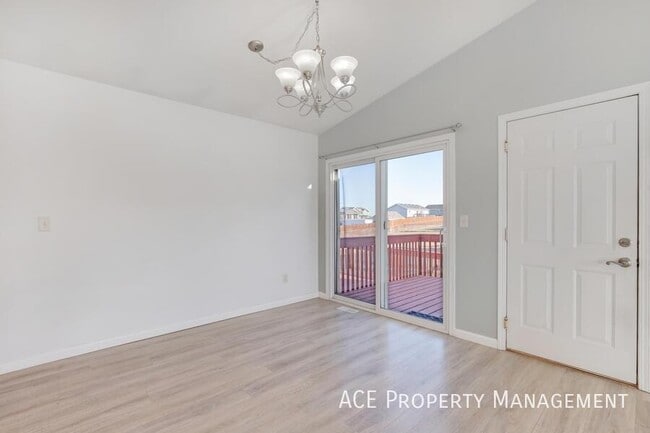 Building Photo - 240 Grandeur Ln