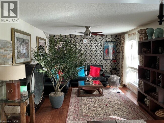 Photo du bâtiment - 48 Tranquility Ave