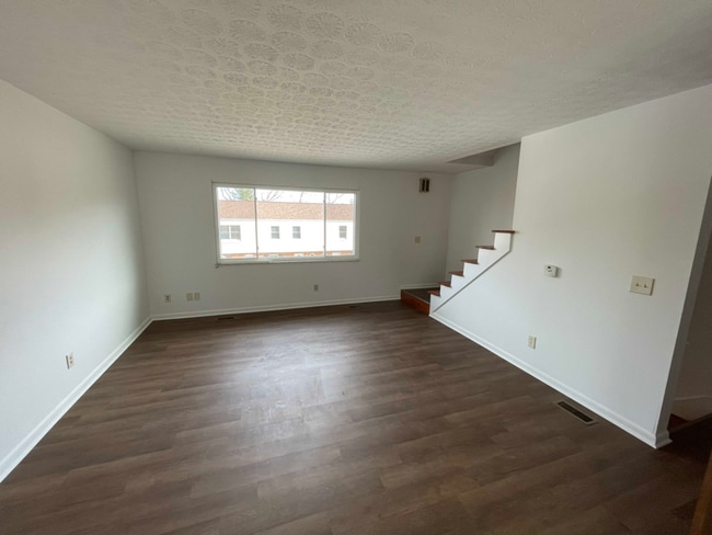 Building Photo - 6 Hapgood Hill