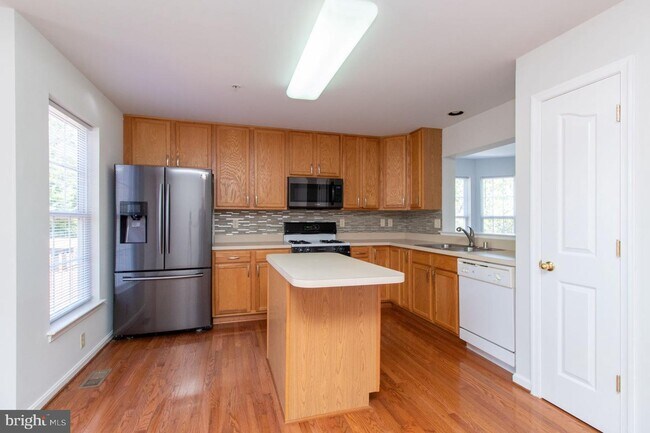 Building Photo - 3081 Miranda Pl