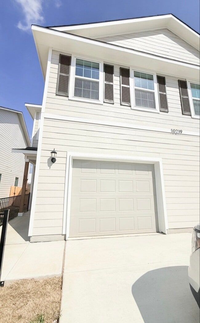 Photo - 10219 Tulipwood Run (San Antonio, TX) Apartment