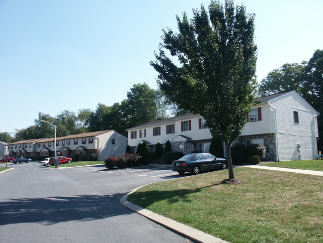 Building Photo - 209 Magnolia Drive
