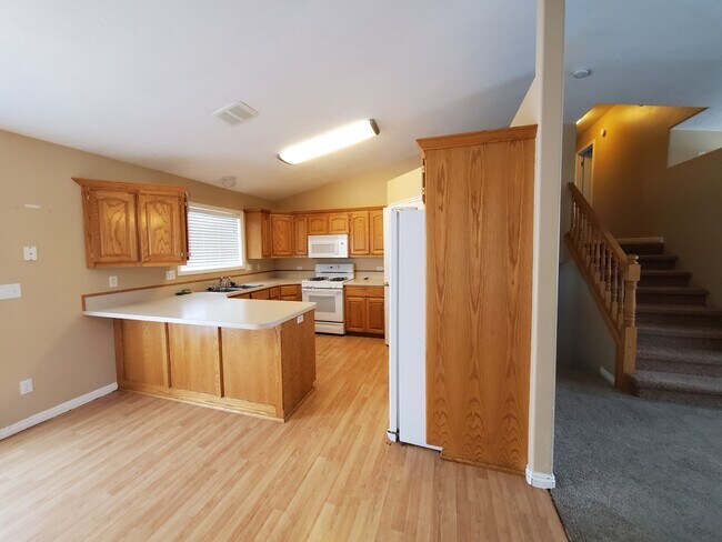 Building Photo - 411 N 4200 E