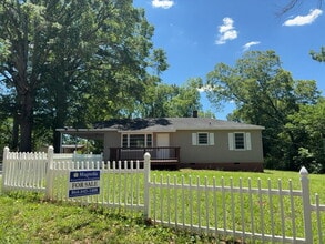 Building Photo - 330 Frans Dr