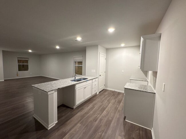 Building Photo - 4035 Highland Ave
