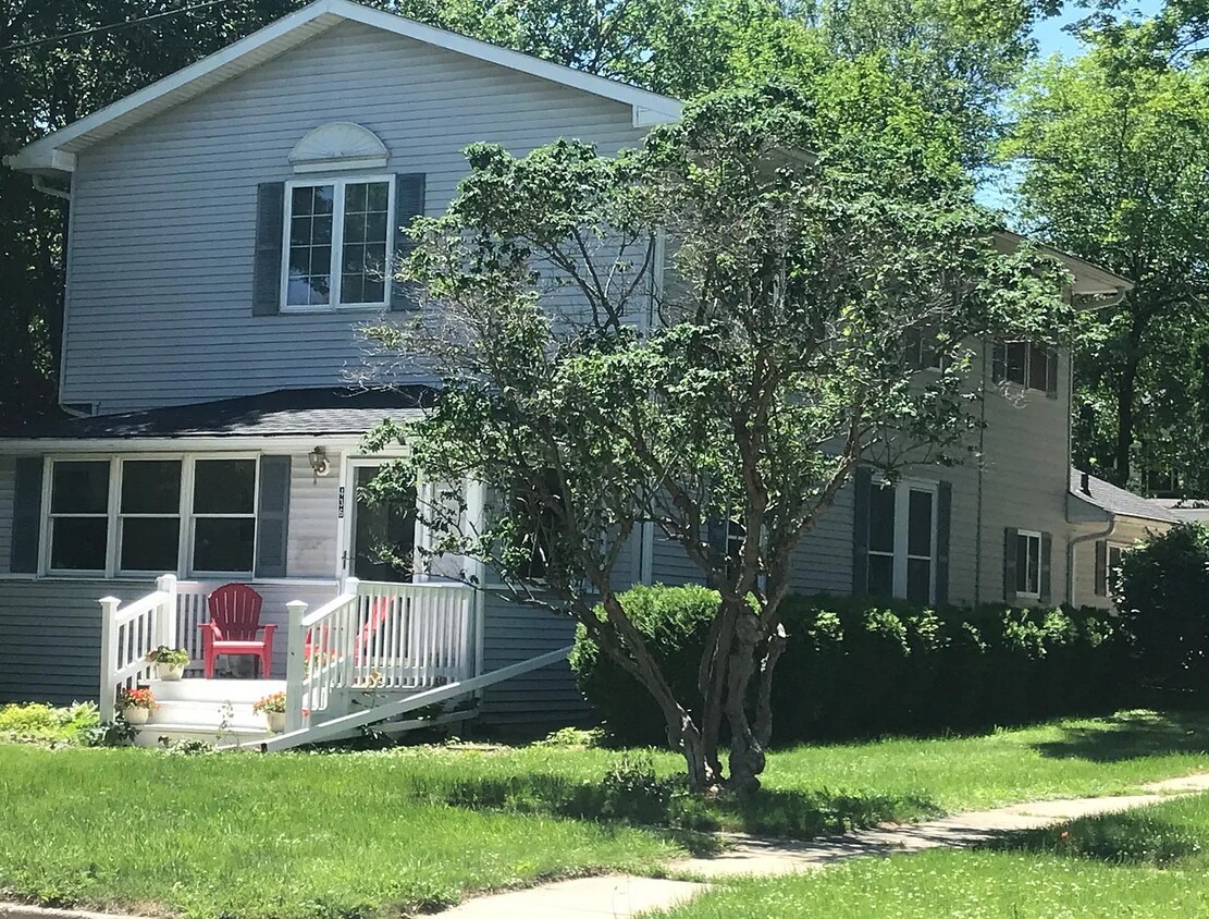 436 Elmwood Ave, Lake Geneva, WI 53147 House Rental in Lake Geneva