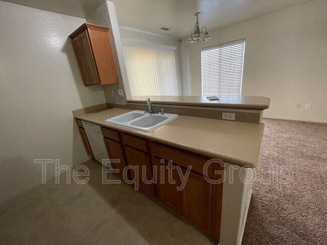 Foto del edificio - 1774 Paseo Del Lago