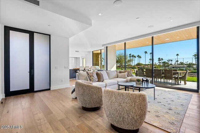 Foto del edificio - 6311 E Phoenician Blvd