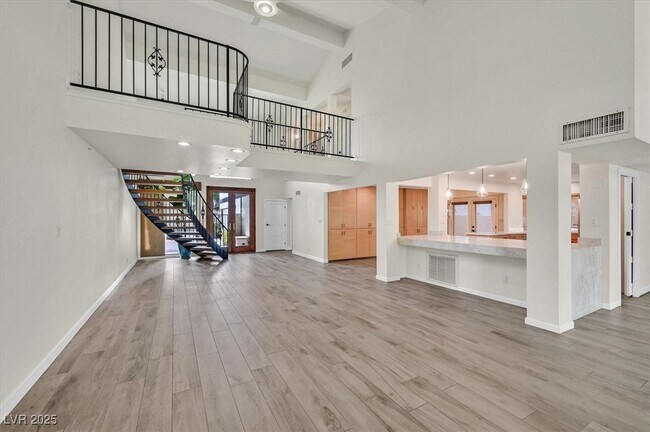 Foto del edificio - 3328 Plaza Del Paz