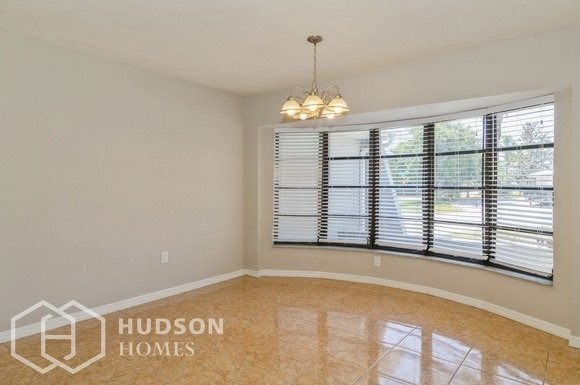 Foto del edificio - 18452 Meyer Ave