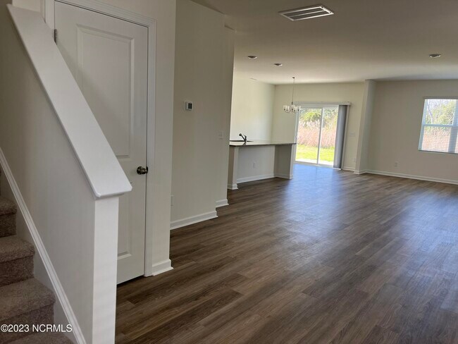 Foto del edificio - 1537 Corbett St
