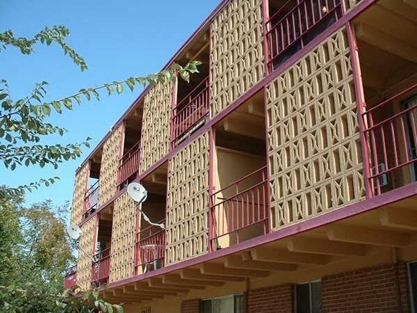 Foto del edificio - 1912 S University Blvd