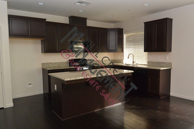 Building Photo - NW 3 Bedroom 2 Bath home - No Pets
