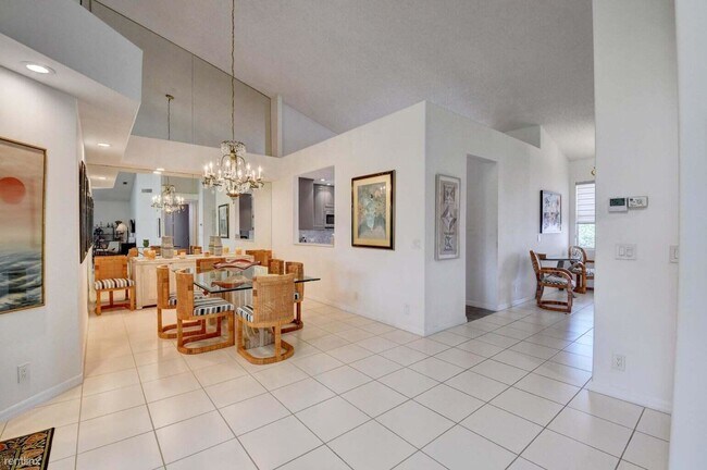 Foto del edificio - 3 br, 2.5 bath Condo - 5801 NW 24th Ave Ap...