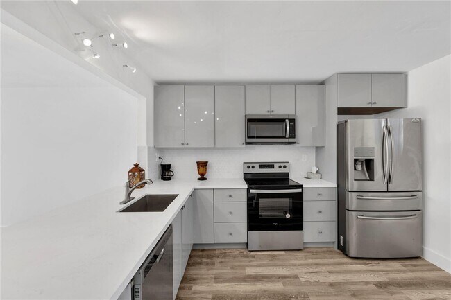 Foto del edificio - 3930 Inverrary Blvd