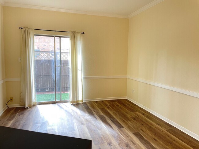 Foto del edificio - 2626 Holly Hall St