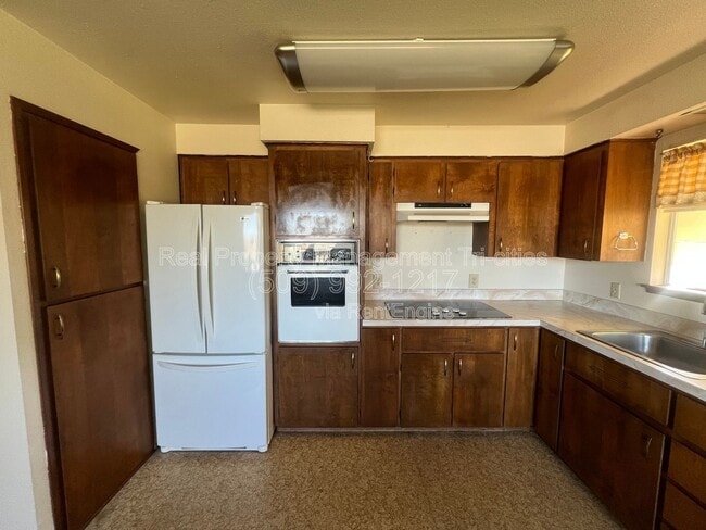 Foto del edificio - 5210 W Henry St