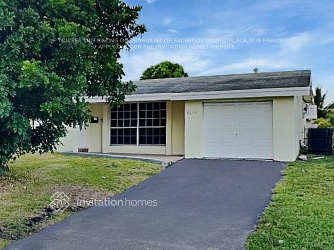 Building Photo - 8659 Sheraton Dr
