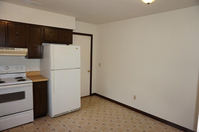Building Photo - 619 Villa Park Ct