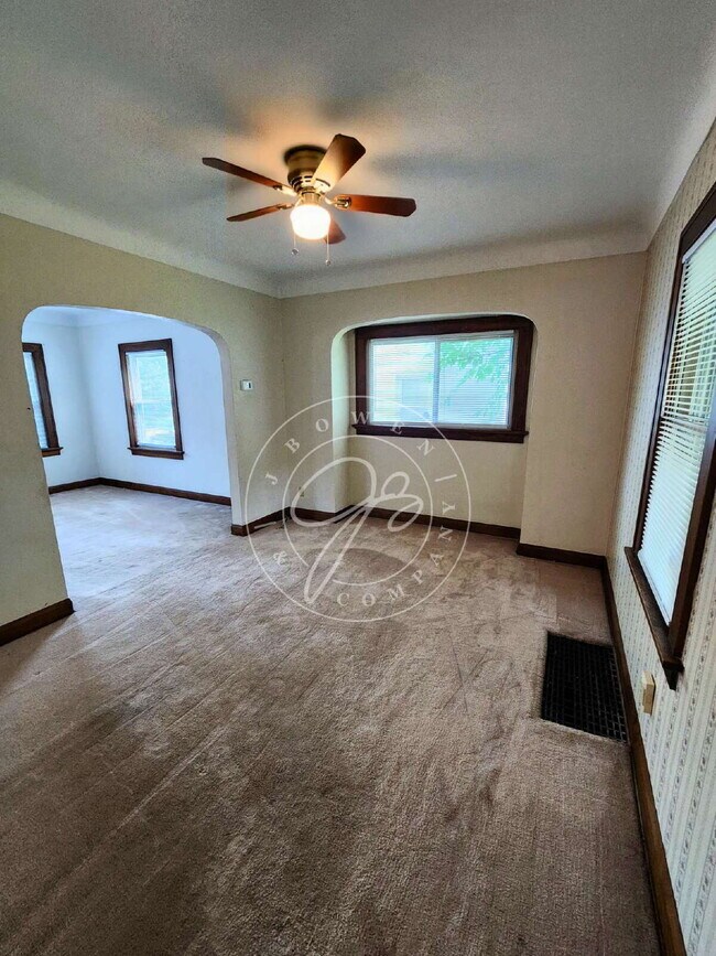Foto del edificio - 3 Bed / 2 Bath Home in West Toledo – Bonus...
