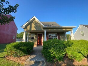 Building Photo - 450 Bridgewater Way