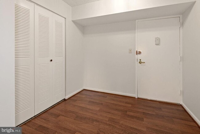 Foto del edificio - 3800 Powell Ln