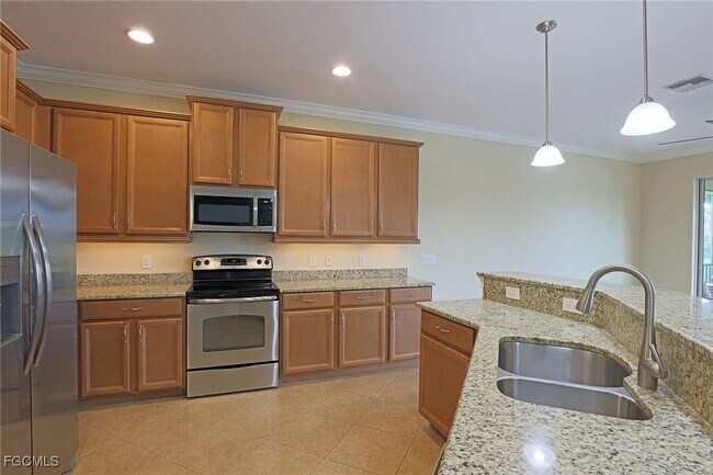 Building Photo - 8100 Banyan Breeze Way