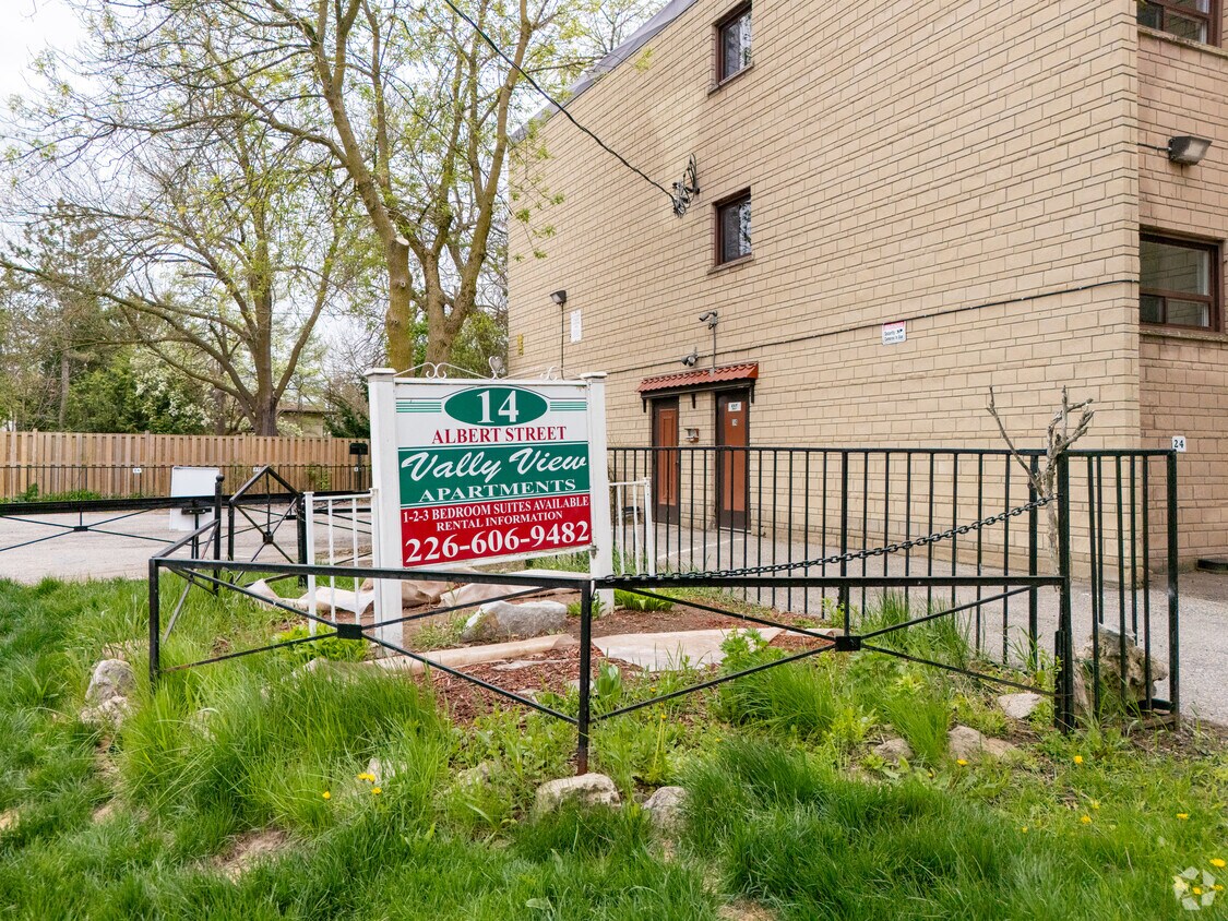 Building Photo - Vally View Apartments