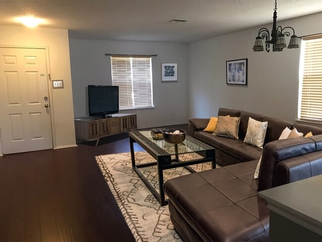 Foto del edificio - 3820 Bandera Ranch Rd