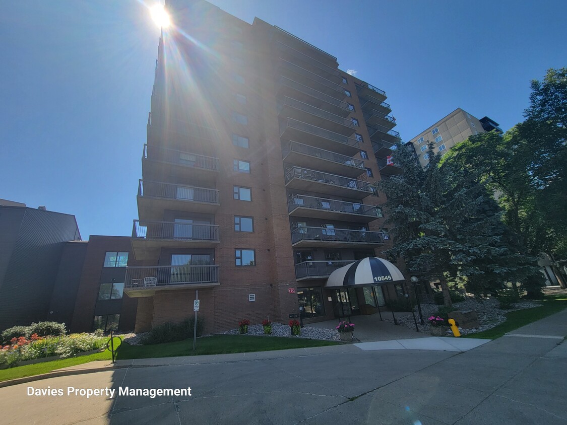 Photo principale - 10545 Saskatchewan Dr NW