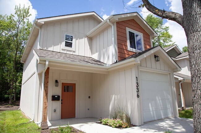 Building Photo - 1336 S Pope Ave